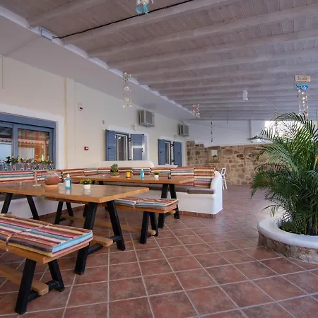 Coralli & Restaurant بيت ضيافة 3*