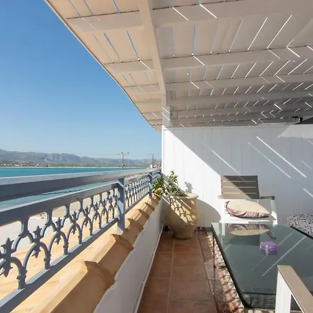 Πανσιόν Coralli & Restaurant 3*