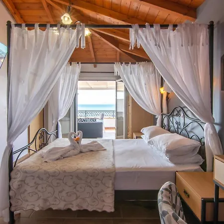 Coralli & Restaurant بيت ضيافة