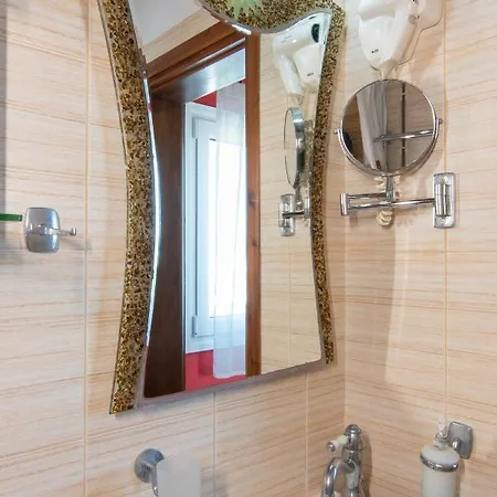 بيت ضيافة Coralli & Restaurant 3*