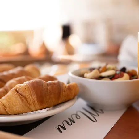 Coralli & Restaurant 엘라포니소스