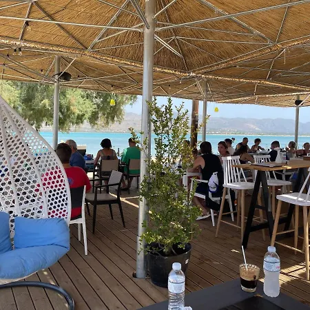 Πανσιόν Coralli & Restaurant 3*