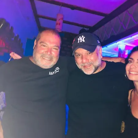 Coralli & Restaurant בית הארחה 3*