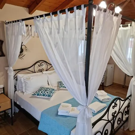 Coralli & Restaurant بيت ضيافة إيلافونيسوس